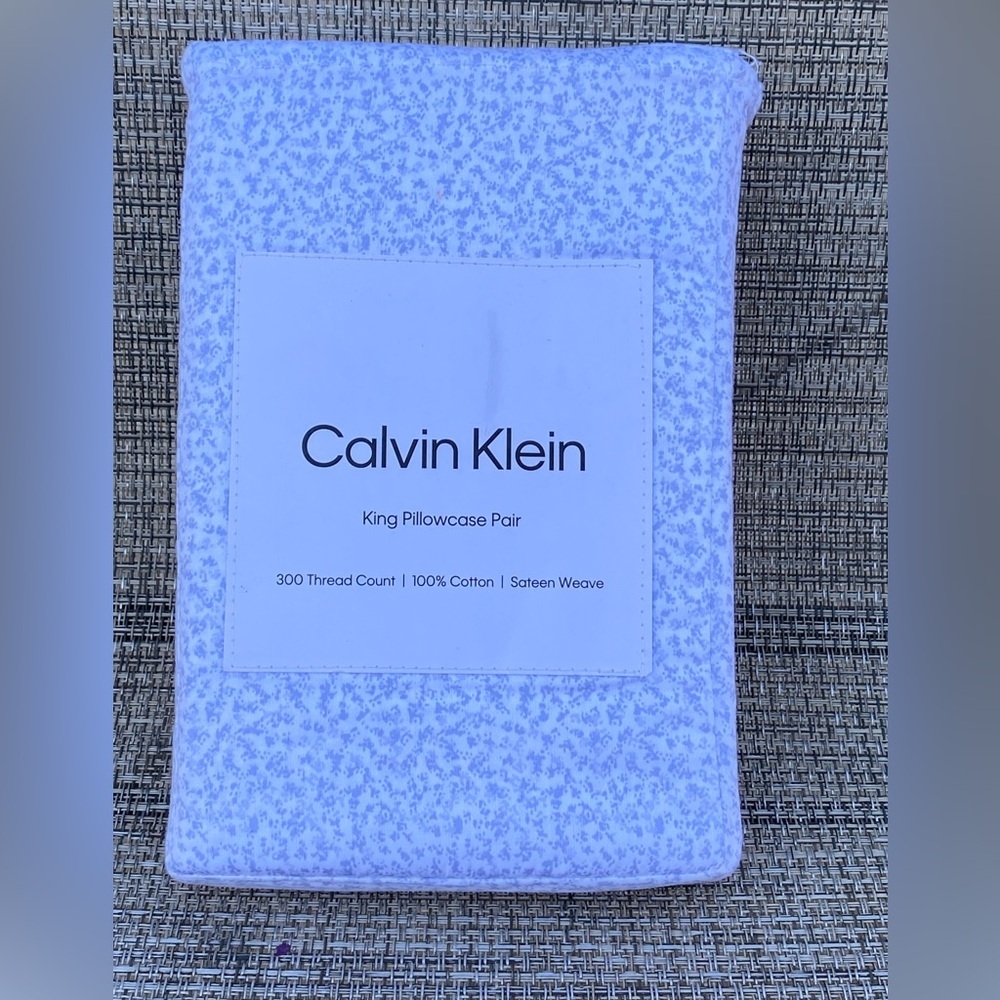 Calvin Klein Abstract Ditsy Floral Blue Cotton KING Pillowcase Set 2pc - Picture 5 of 7